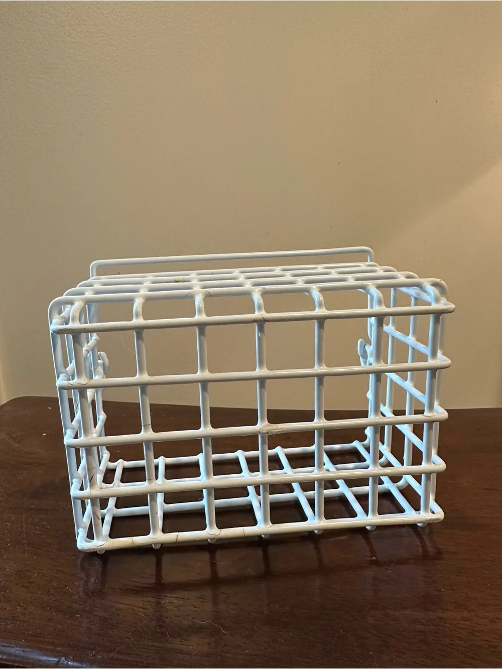 Small coated metal basket • perfect for kids